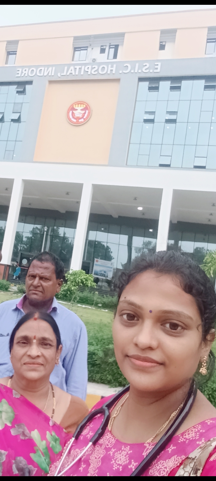 DR. SANDHYA 